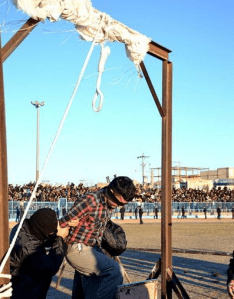 Der Verbrecher(?) wird gehängt